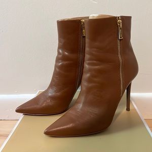 Michael- Michael Kors Keke Bootie, camel size 8